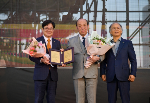 ‘한일문화교류 상징’ 심수관, 김포시 명예시민 됐다