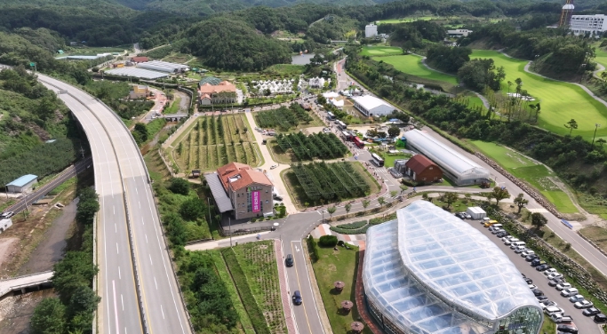 영동군, 과일나라테마공원 포도나무 과수분양 체험프로그램 접수