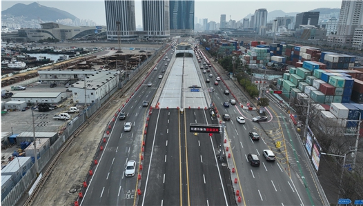 부산역 부근 교통난 해소를 위해 3월 31일 '충장지하차도' 우선 개통한다.