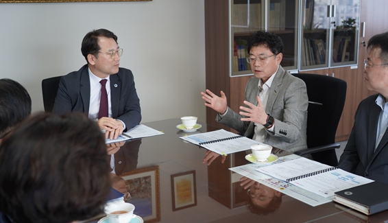 인천시사회서비스원 돌봄통합지원법 시행에 맞춰 신재경 글로벌도시정무부시장 인천사서원 찾아