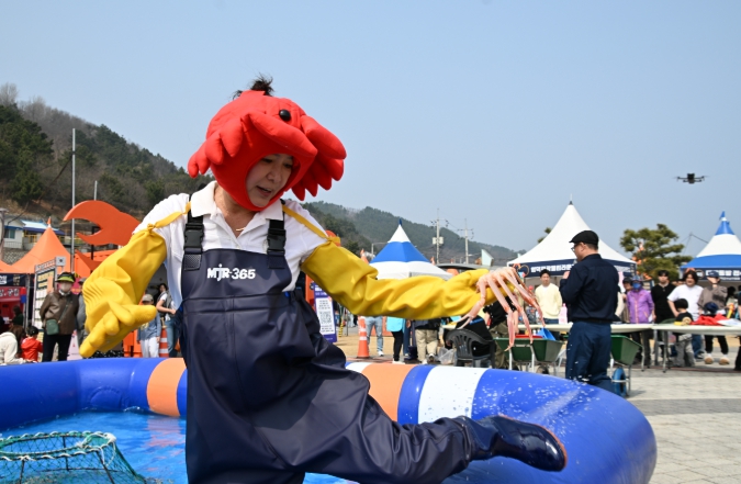 제29회 영덕대게축제 성료, 8만 인파 몰려 ‘경북 대표 축제’ 입증