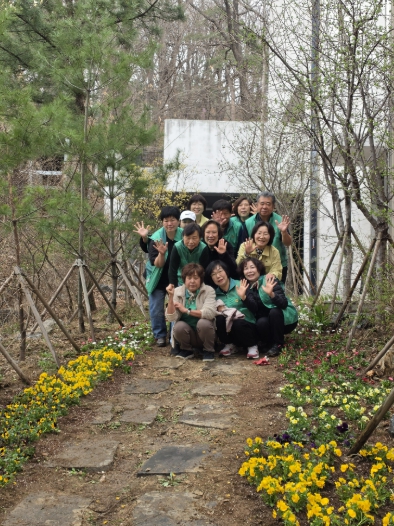 광명5동 새마을협의회·부녀회, 봄맞이 꽃심기 행사로 탄소중립 실천 