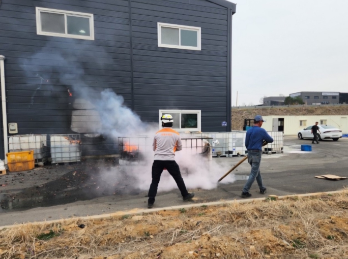 파주소방서, “주말 반납한 의용소방대원” 폭발음 속으로 뛰어들어 화재 초기 진화