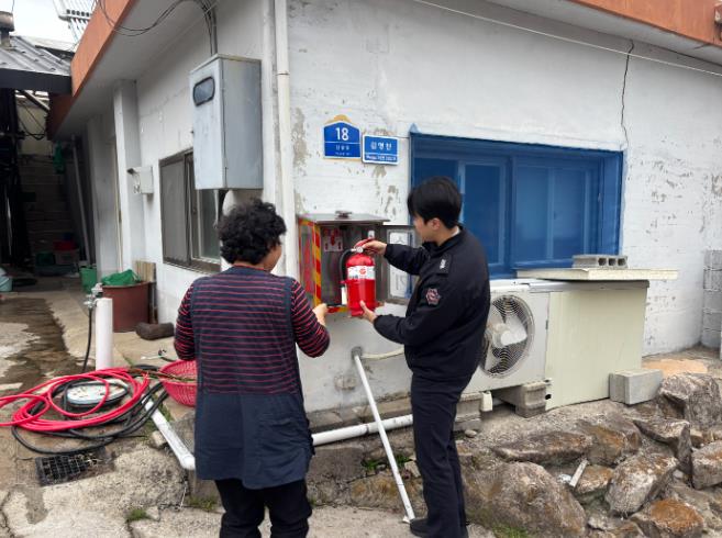 전남소방, 진도 골목길 소화기함 20곳 구축 완료..화재 취약지 주민 안전망 강화