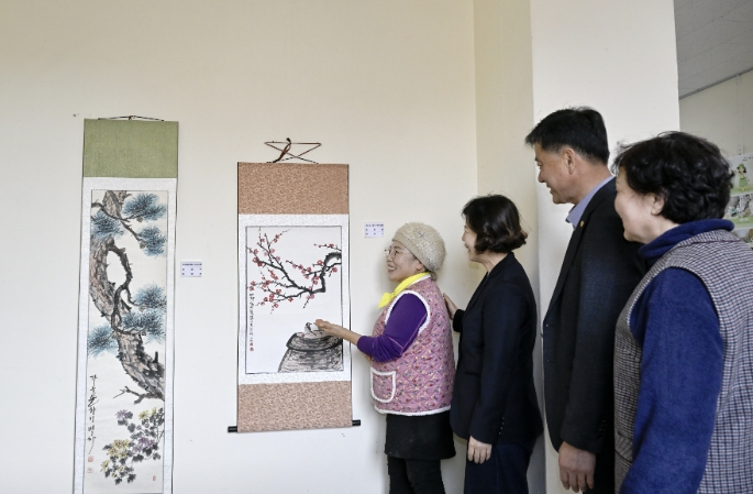 아산시 영인면 주민자치 프로그램 문인화반, 신규 작품 전시로 주민 눈길