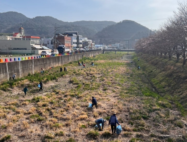 통영시, 주민 주도 광도·동해천 하천정화활동 실시 