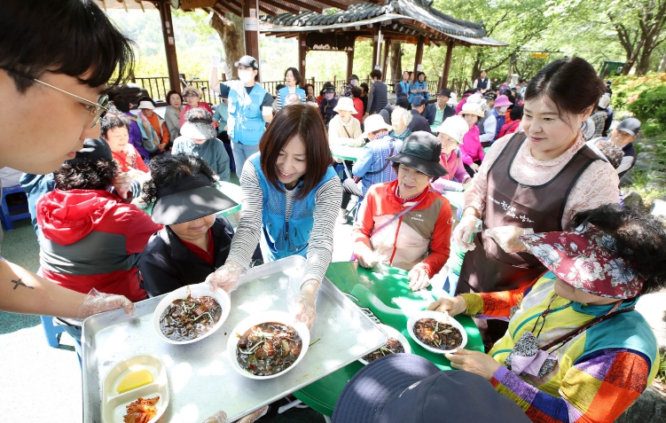 이웃과 따뜻한 한 끼를!...북구, ‘사랑의 밥차’ 달린다