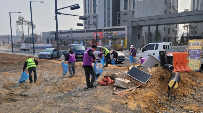 평택시 현덕면 ‘우리동네 새단장’을 위한 2026년 새봄맞이 일제대청소 실시