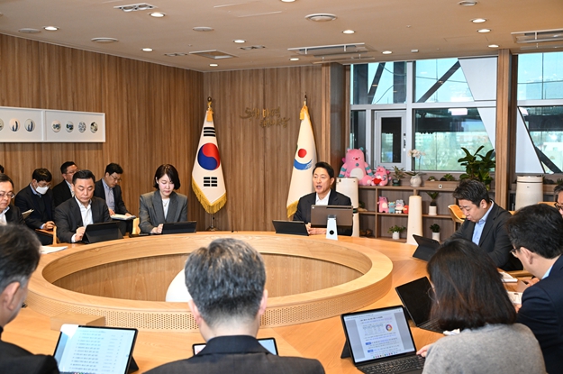 오세훈 서울시장, "공공이 먼저 줄이고 시민참여로 확산"… 중동發 에너지 위기 선제 대응