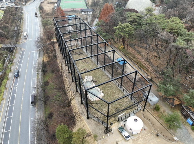 청주동물원, 야생동물 보호 거점 '동물보존관' 문 연다