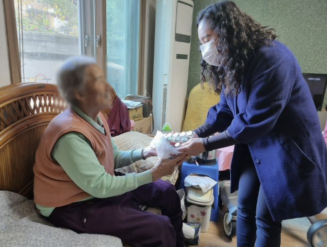 충주시 지현동지사협, 취약계층 안부 확인 '요구르트 지원사업' 추진