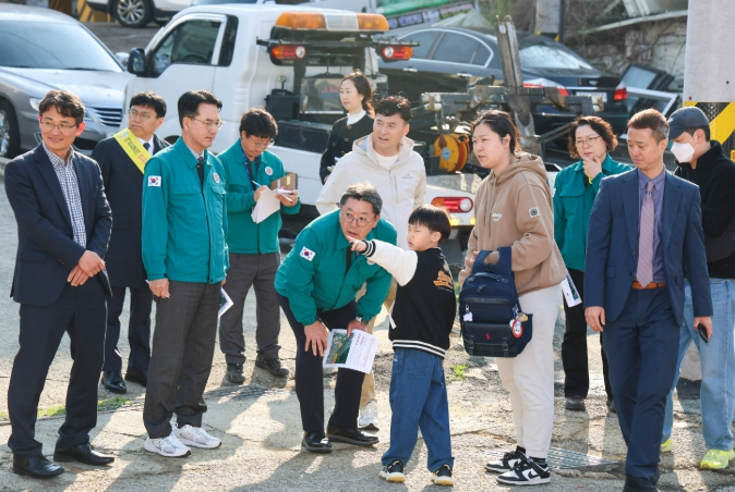 김해시, 안동 푸르지오 1‧2차 통학로 안전점검