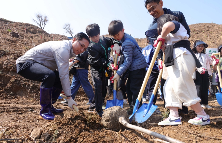 대전 동구, 제81회 식목일 나무심기 행사 개최