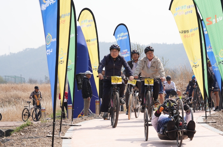 영산강 잇는 명품 자전거길 완성…나주 지석천 자전거길 개통