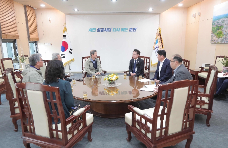 육동한 시장, 시온 아파트 입주예정자 면담