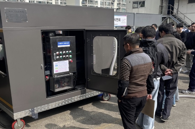 "서울시·현대차도 감탄했다" 금천구, 전국 최초 '먼지 먹는 수소차' 시연