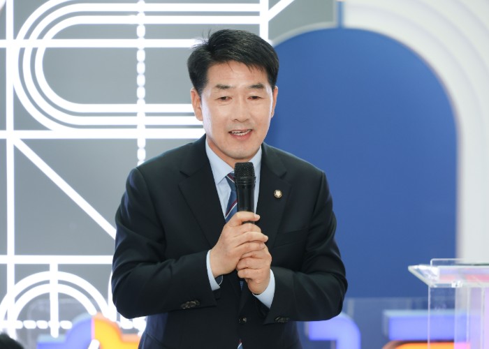 화성특례시의회, 발달장애인 예술전시 ‘아트 브릿지’ 참석…“예술로 잇는 공감의 시간”