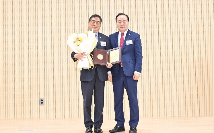 박대성 파주시의회 의장, 지방의정봉사상 수상