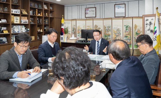 정헌율 시장, 로컬푸드조합 만나 "농가 피해 없어야"