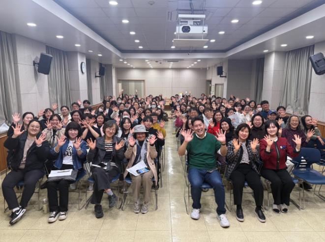 거창군립한마음도서관 ‘장동선 박사 초청 강연’ 성료    
