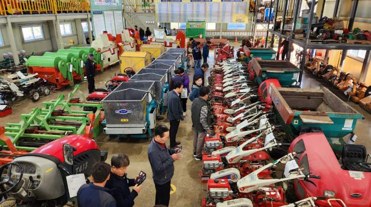 함평군 농업기술센터, ‘불용 임대 농기계 현장 공매’ 농업인에 큰 호응
