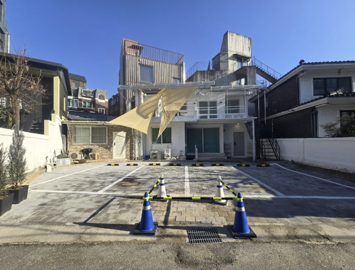 주차 걱정에 지친 주택가, 숨통 튼다...마포구, 내집주차장 조성 사업