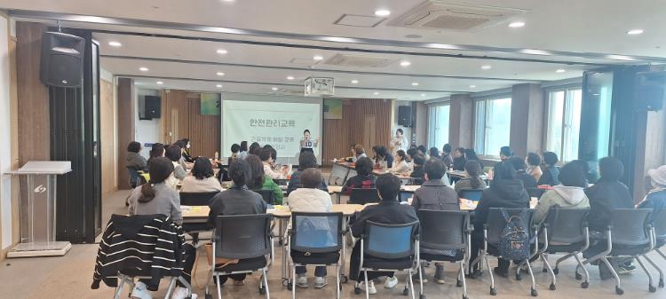 완주군, 아이돌보미 집담회 통해 돌봄 전문성 강화
