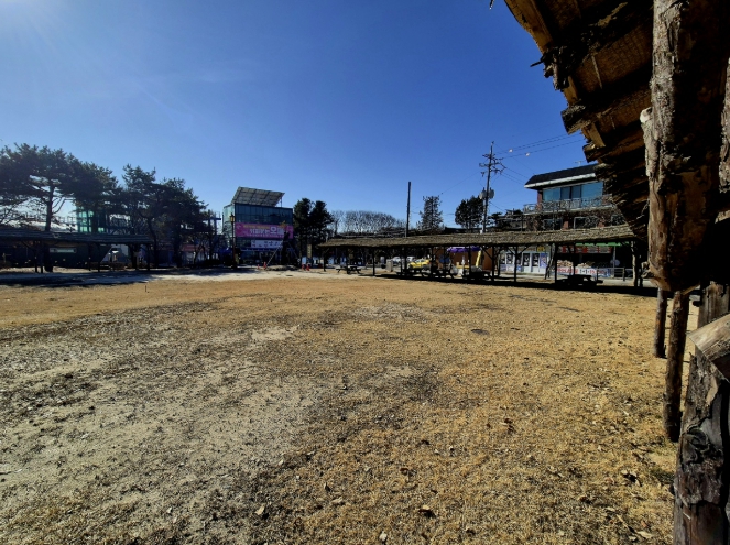 여주시 "위험은 걷어내고, 품격은 더하다" 신륵사관광지 (구)잔디광장, 안전과 미래를 담은 '물결광장'으로 재탄생