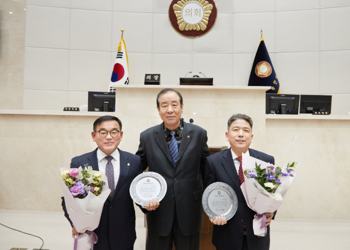 용인특례시의회 이창식·윤원균 의원, 자랑스런 의원상 수상