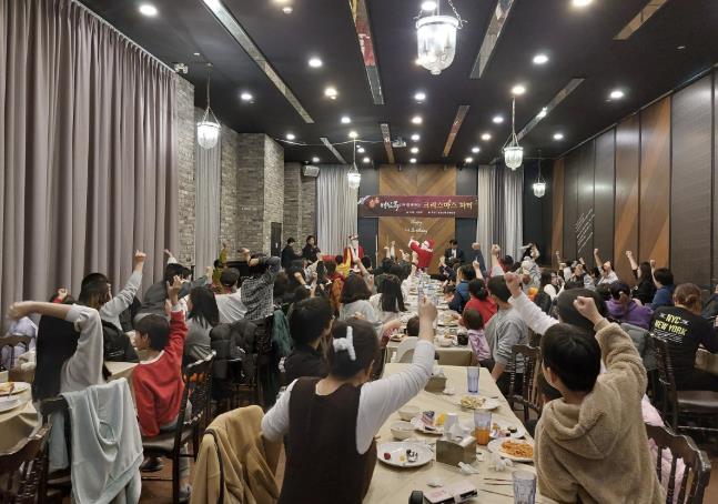 진천군, 드림스타트 가족에 전하는 버팀목 산타의 겨울 선물