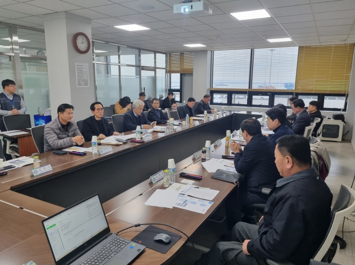 전북자치도, 군산항 특송화물 통관장 운영 탄력·서해안 물류경쟁력 강화!