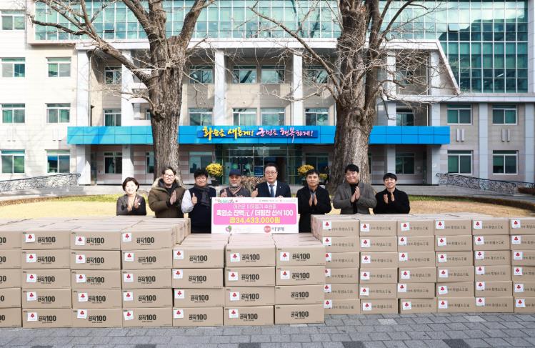 화순군 ㈜래오이경제·㈜행복을파는사람들·화순흑염소협회, 화순군에 건강식품 기부
