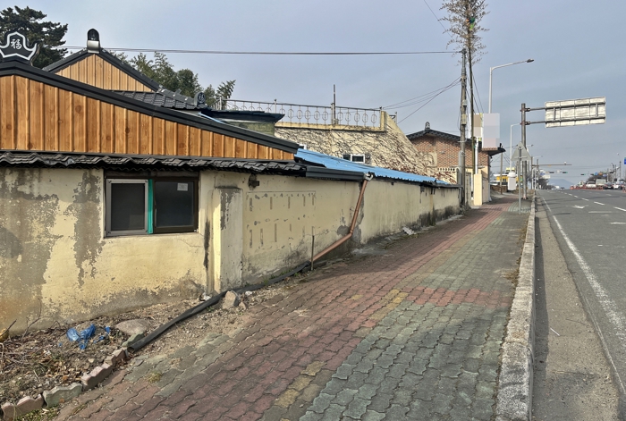 경주시, APEC 정상회의장 진입도로변 노후 주택·담장 경관 개선 추진