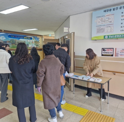 충남도, 68개 고교 졸업식 찾아 청년정책 홍보