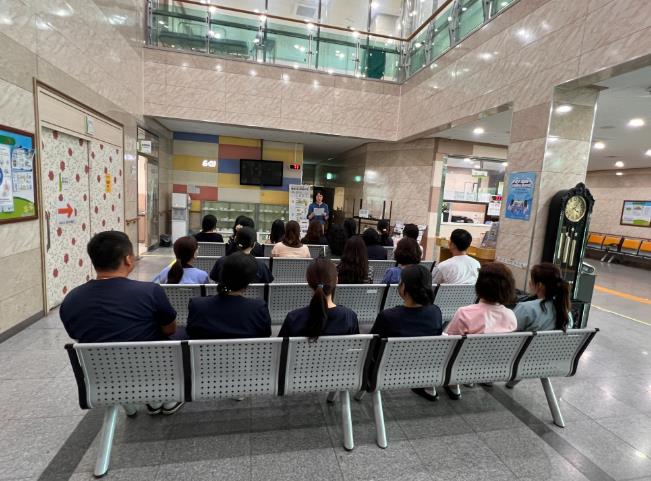 장수군보건의료원, 환자 만족 서비스를 위한 직원 친절교육 실시