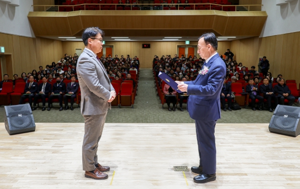 대전교육청, 2024년 하반기 적극행정 우수공무원 시상