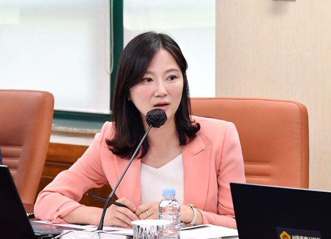 치매 진단 시 면허 반납 촉진… 윤영희 서울시의원, 고령 운전자 조례 개정안 발의