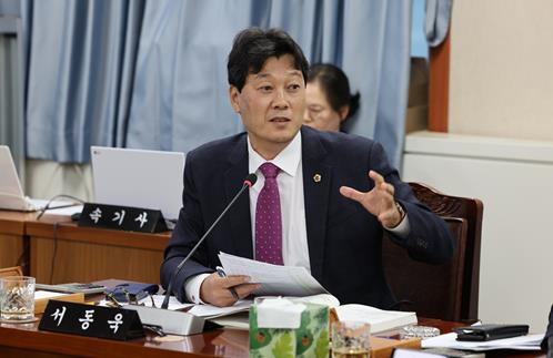 전라남도의회 서동욱 도의원, “무안공항 재운항 대비 중장기 전략 마련 필요”
