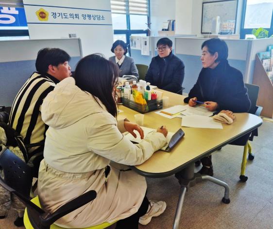 경기도의회 박명숙 의원, 대형화물차 불법밤샘주차 문제 해결 위해 경기도 철도항만물류국과 머리 맞대