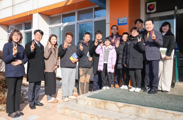 충남교육청, 2025 신규 혁신학교 현판식 및 다모임 개최