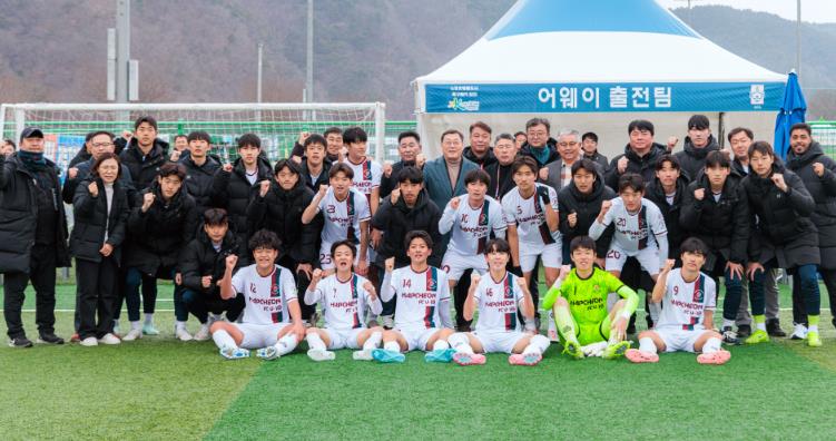 합천군 김윤철 군수,‘2025 춘계 전국고등축구대회’격려
