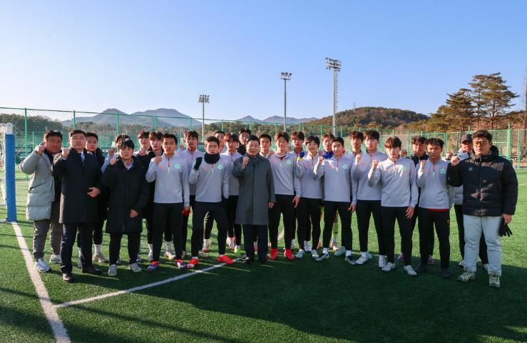 이상근 고성군수, 제47회 문화체육부장관배 전국고등학교 축구대회 격려 방문