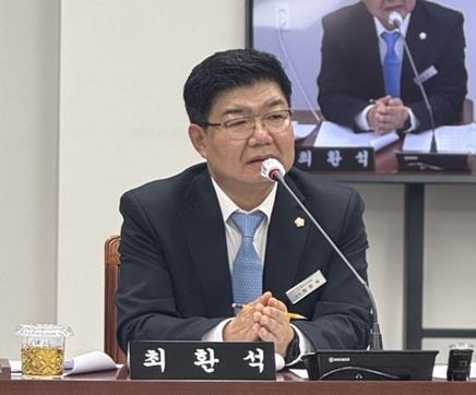 목포시의회 최환석 도시건설위원장 목포시 도로 상태 엉망, 파손 도로 개선 의지 부족 강력히 질타 