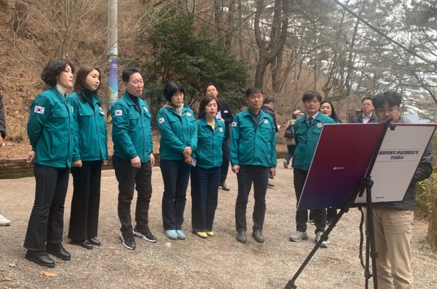 창원시의회 문화환경도시위, 봉암유원지 흙길 조성 예정지 적정성 점검