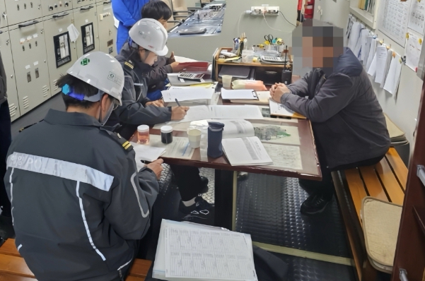 완도해경, 해상공사 동원선박 선제적 점검 나서... 해양오염사고 예방에 총력