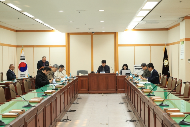 충주시의회 의원연구회, 5개 연구단체 용역과제 심의·의결
