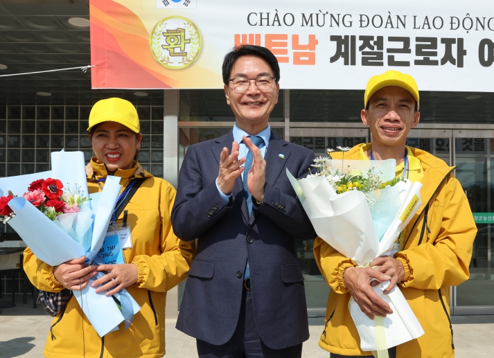 ‘농촌의 천군만마’ 고창군, 올해 외국인 계절근로자 2600명 입국 시작