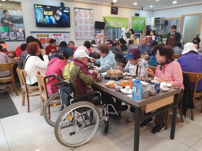양산시 국민생아구찜 평산점, 취약계층 어르신 무료급식 봉사