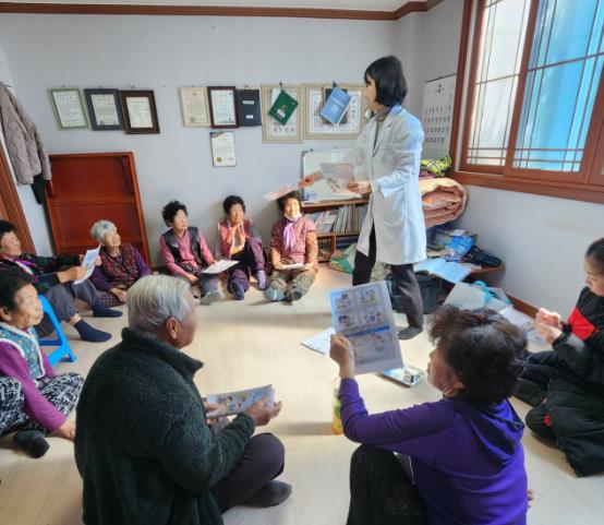 산청군, 어르신 무릎 인공관절 수술비 지원 ‘소득 상관없이’ 다 받는다
