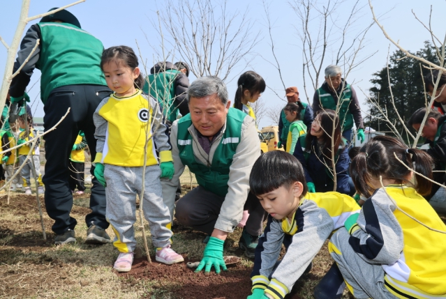 제주시, 식목일 맞아 어린이‘꿈트리 나무심기’개최